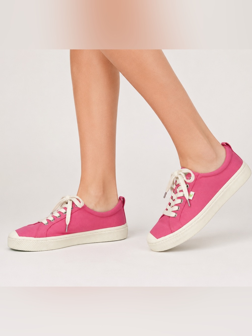 CARIUMA OCA Low Pink Lemonade Canvas Sneakers Women's Size 10.5 or Men's Size 9